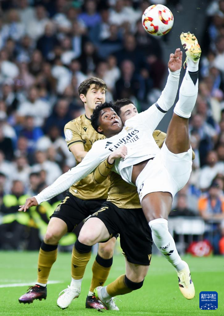 国王杯集结日走向成谜；拜仁慕尼黑门线救险；更衣室稳定；赛季目标并未改变的简单介绍爱游戏娱乐空间